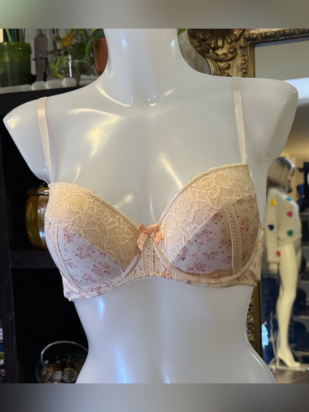 Marilyn Monroe Pale Floral Lace Balconette Bra